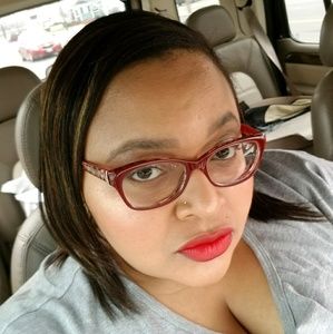 Meet your Posher, Latoya